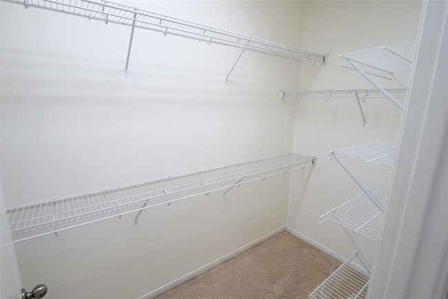 Building Photo - 3030 Sunchase Ct