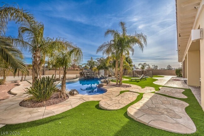 Building Photo - 2780 El Camino Rd