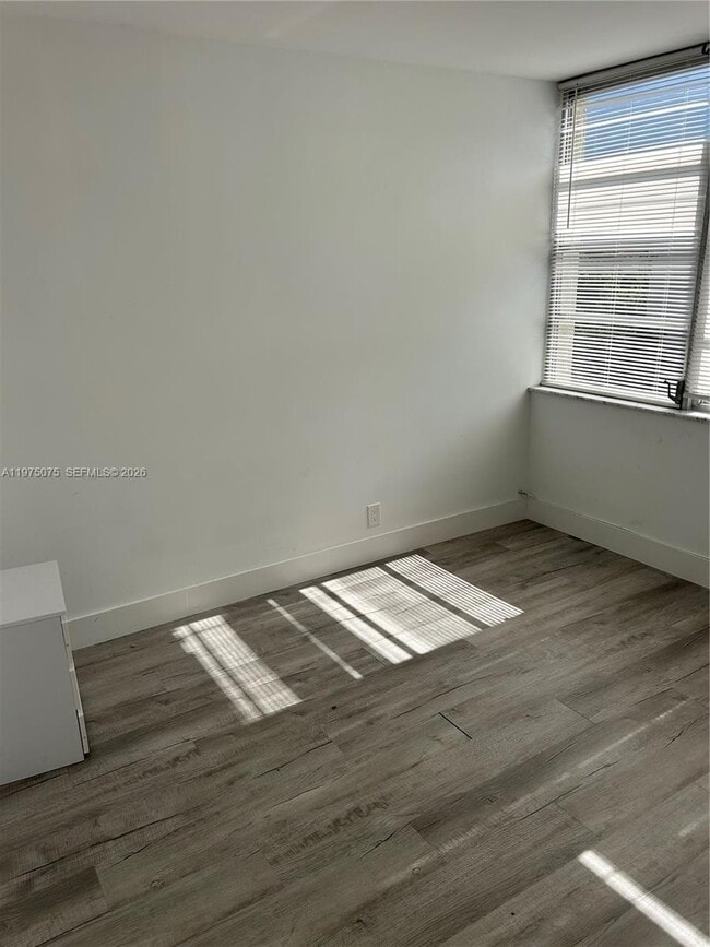 Building Photo - 6921 Environ Blvd