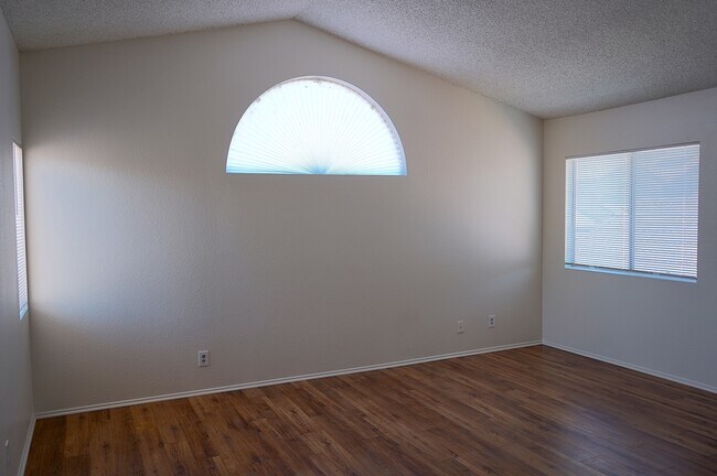Building Photo - Charming 3-Bed, 2.5-Bath Home | 1,800 Sq F...