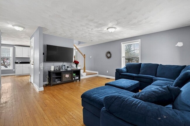 Building Photo - 74 Linwood St