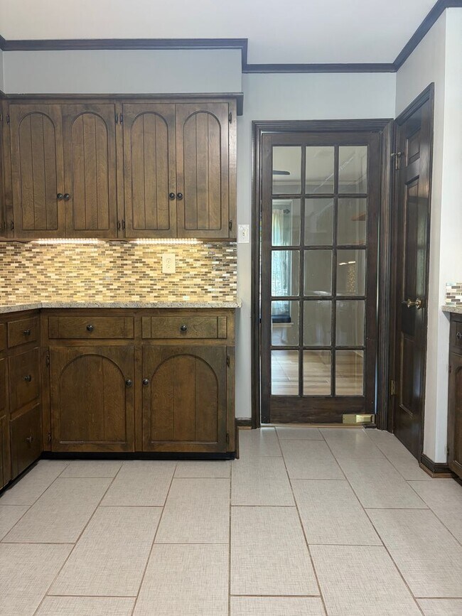 Building Photo - 1101 Silverwood Cove