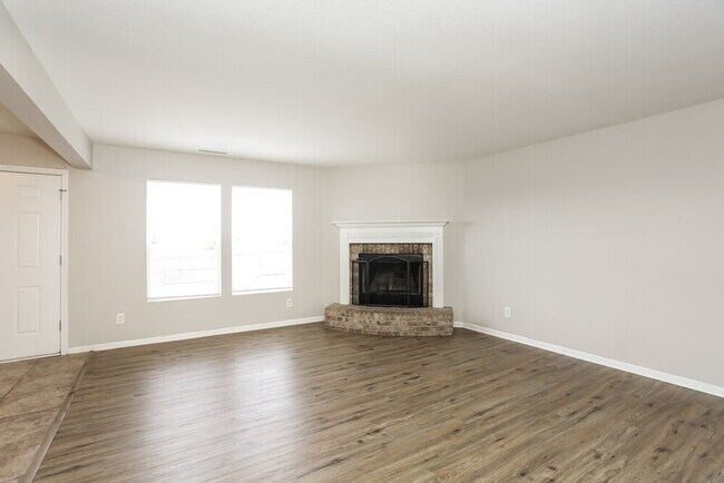 Building Photo - 424 W Warrior Ct