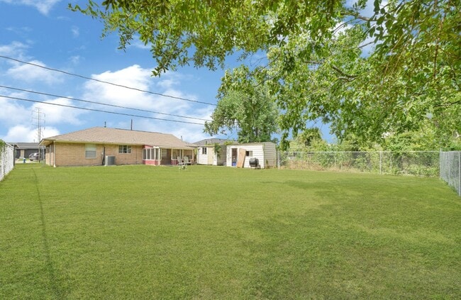 Building Photo - 1235 Ansbury Dr