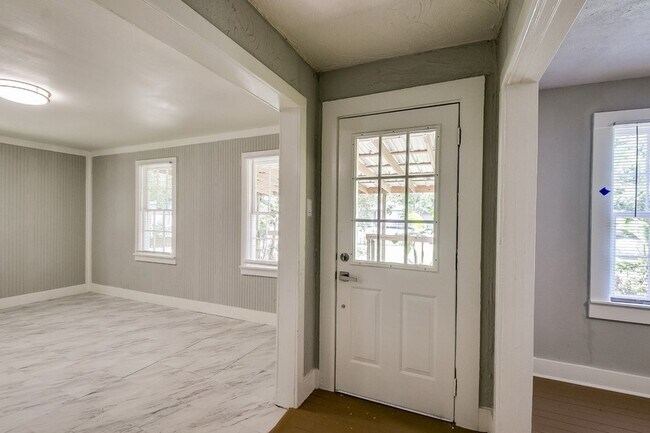 Building Photo - 3901 McKinney Dr