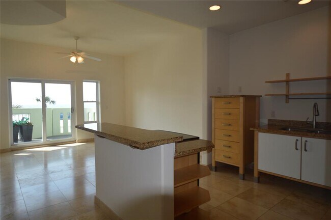 Building Photo - 9420 Seawall Blvd