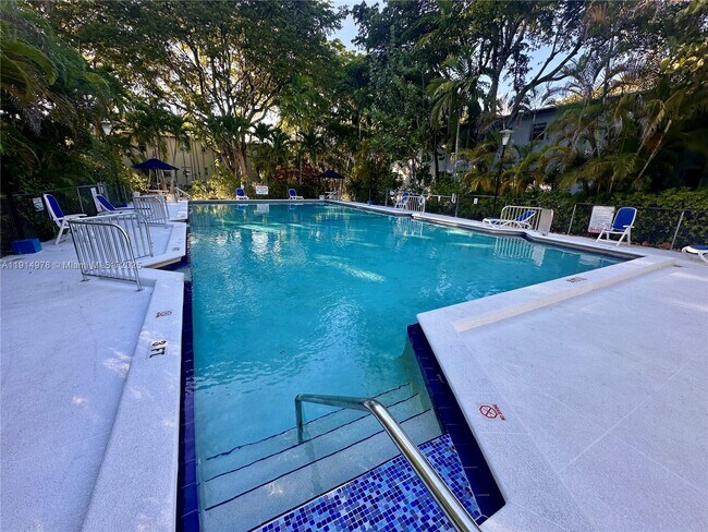 Building Photo - 7940 SW 55th Ave