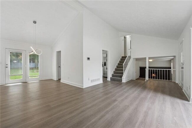 Building Photo - 9176 Greenwood Dr