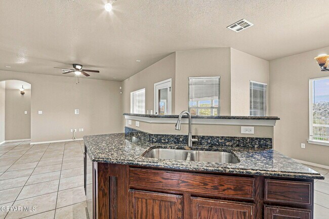 Building Photo - 641 Bariloche Dr