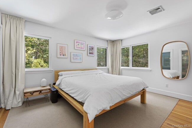 Building Photo - 24 Quogue Riverhead Rd