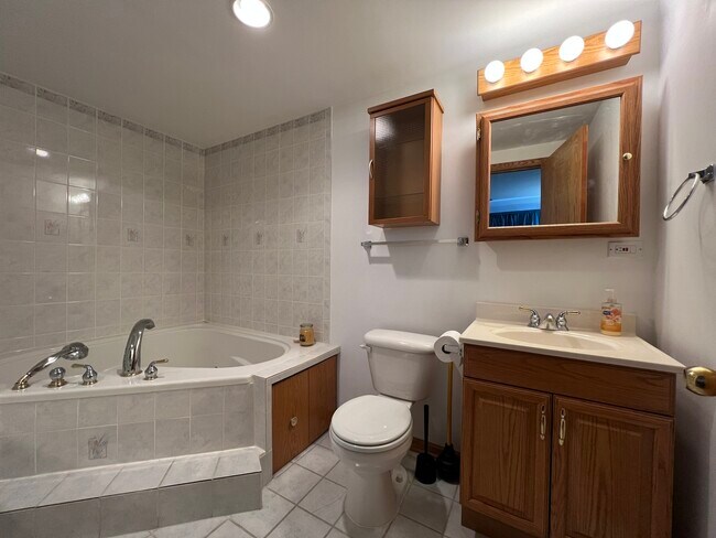 Building Photo - 1224 Georgetown Way