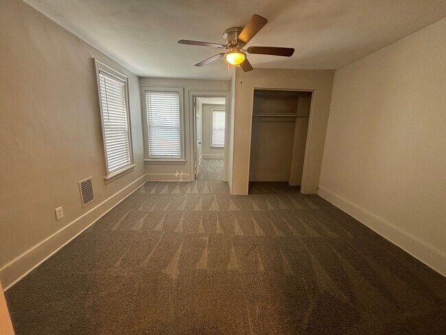 Building Photo - 1489 Park Blvd