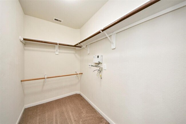 Building Photo - 5710 Camelia Evergreen Ln