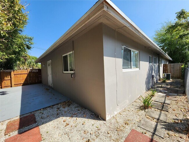 Building Photo - 600 NW 18th St
