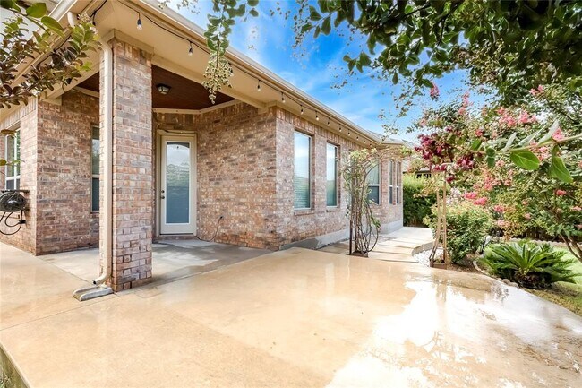 Building Photo - 345 Fort Cobb Way