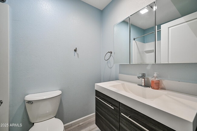 Building Photo - 3025 N 32nd St
