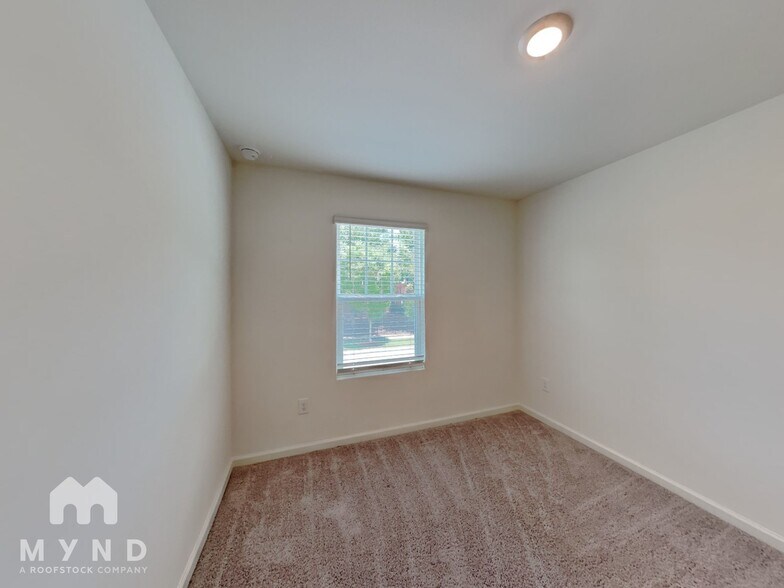Building Photo - 2670 Toucan Wy