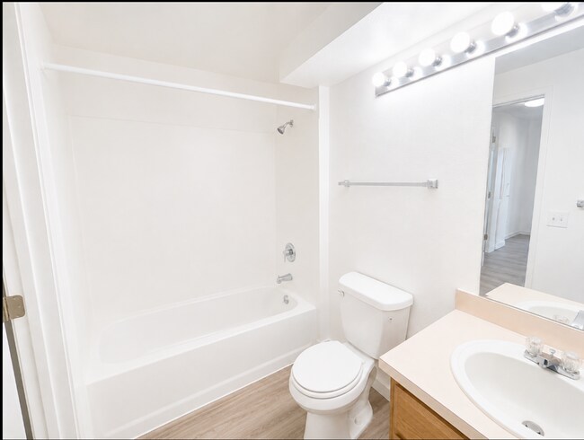 Building Photo - 1911 26th St