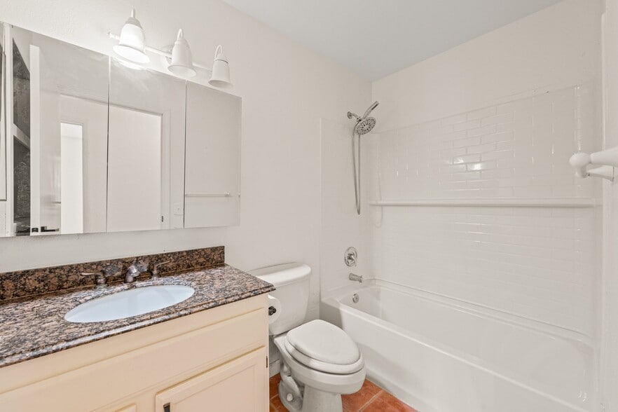 Building Photo - 8917 Fredric Ave