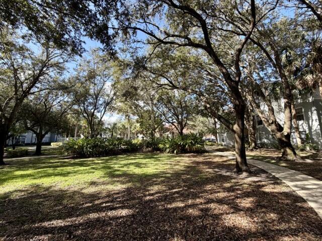 Building Photo - 5016 Lantana Rd