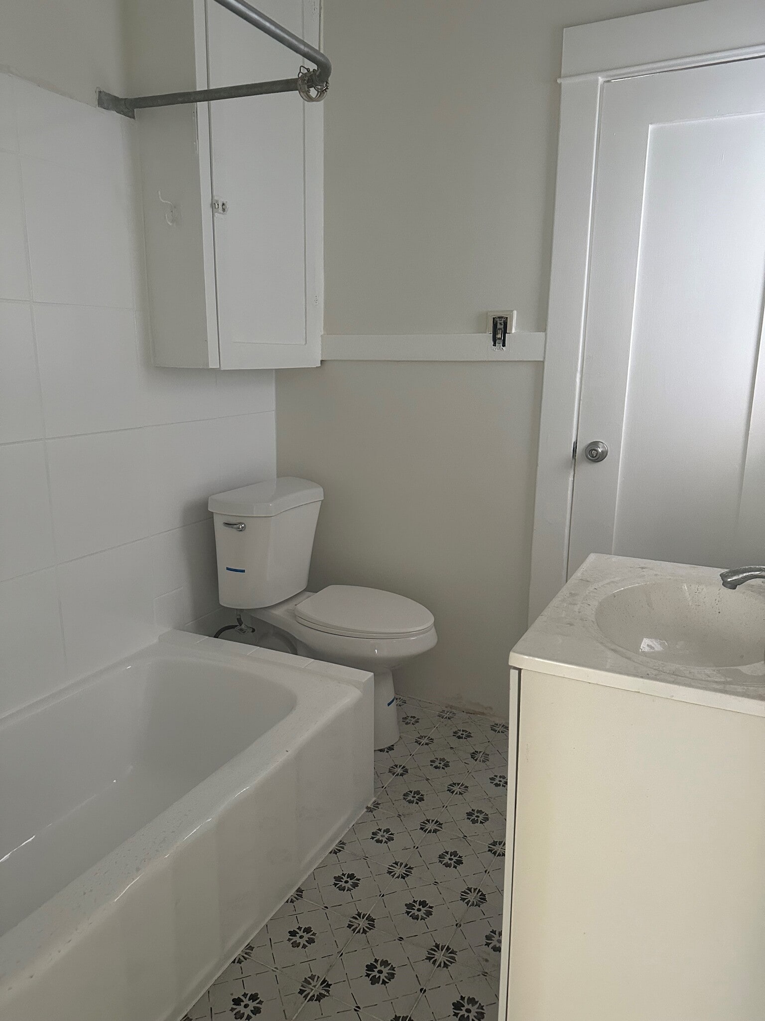 Building Photo - 205 W Palmer Ave