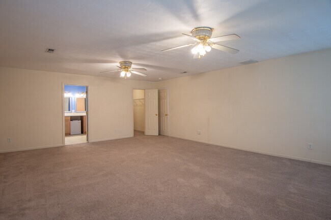 Building Photo - 1404 37th St