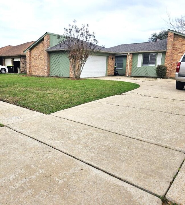 Building Photo - 2503 Brookford Dr