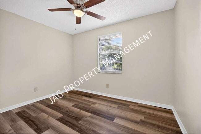 Building Photo - 482 Bentwood Ln