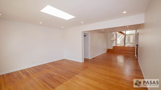 Building Photo - OPEN HOUSE, NOV. 24th at 2 pm - Downtown/Harbor Views!