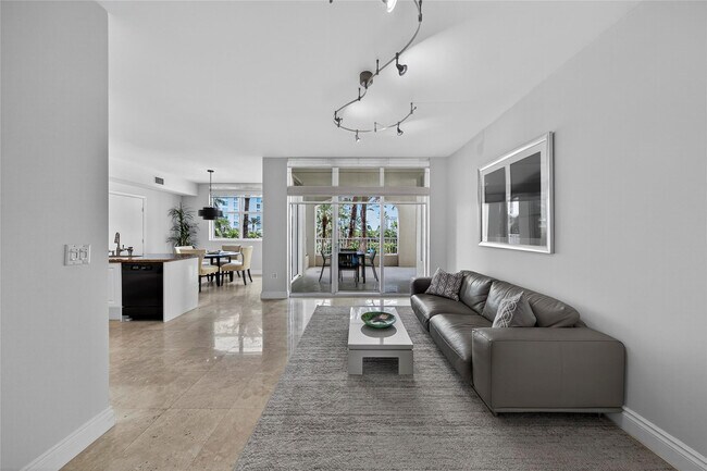 Building Photo - 3700 S Ocean Blvd