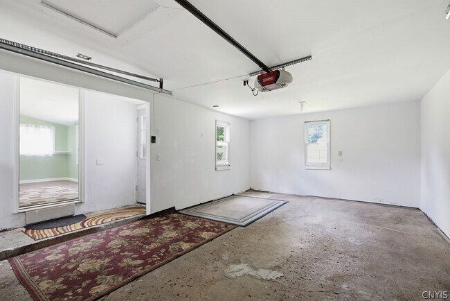 Building Photo - 113 Kearney Ave