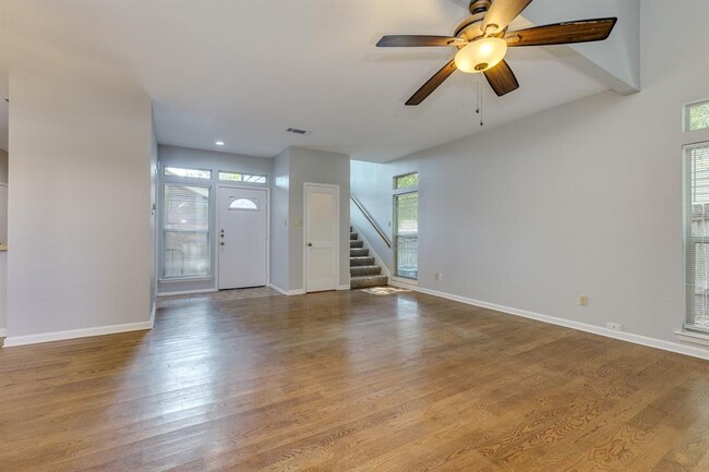 Building Photo - 8318 Greenslope Dr