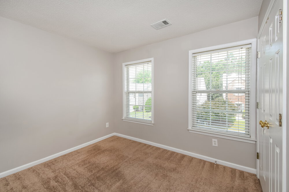 Building Photo - 3740 Ridgefair Dr