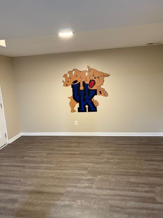 Building Photo - 316 Homeview Dr