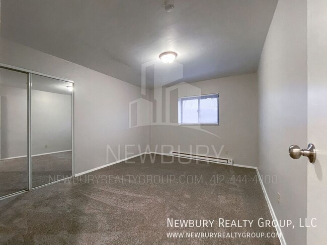 Building Photo - Welcome to Your New Home in the Westwood/O...