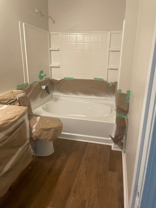 Building Photo - New Flooring Great Location!