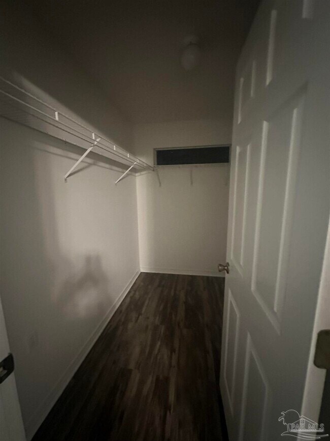 Building Photo - 808 Wickwood Cir