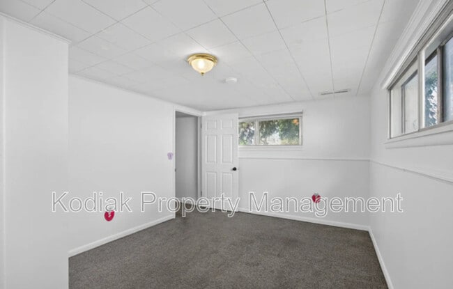 Building Photo - 125 S 200 W