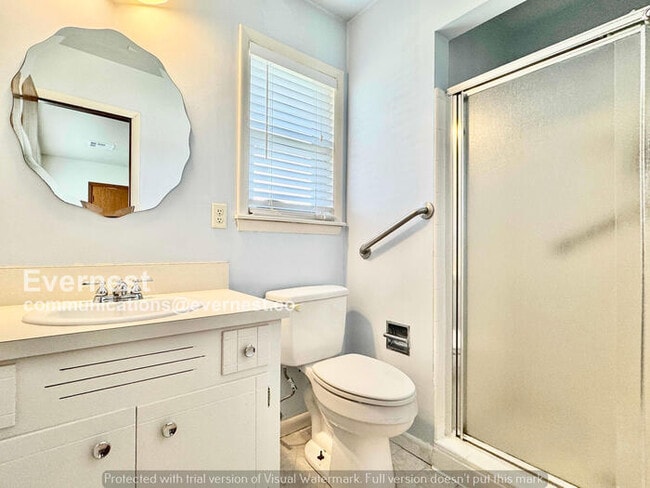 Building Photo - 3 Bed/2 Bath Home with Garage / Pet-Friendly / Available Now!