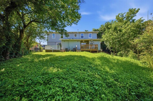 Building Photo - 5005 Cottonwood Cir