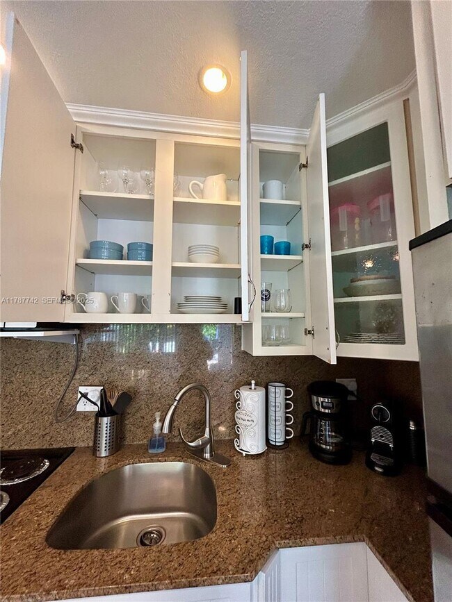 Building Photo - 316 Walnut St