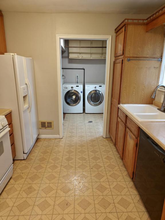 Building Photo - 6195 Highview