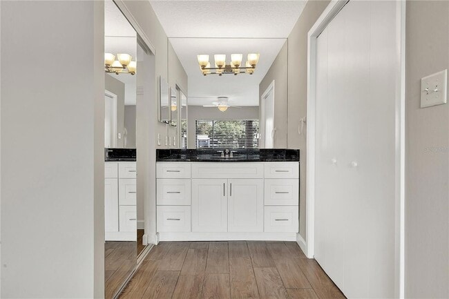 Building Photo - 2 Escondido Cir