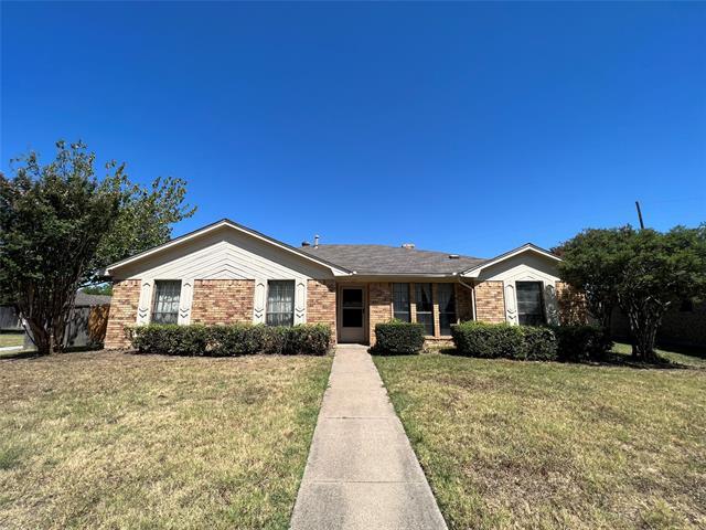 Primary Photo - 1501 Willow Crest Dr