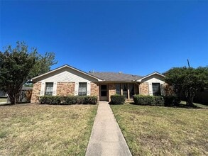Building Photo - 1501 Willow Crest Dr