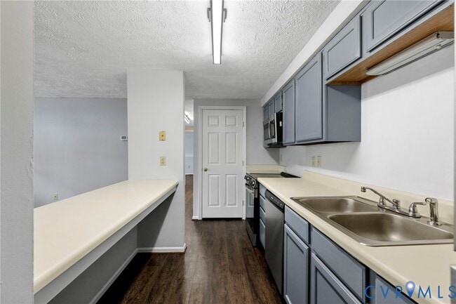 Building Photo - 7604 Roscommon Ct