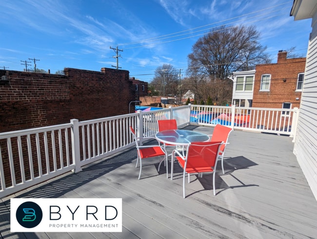 Building Photo - 3027 Floyd Ave