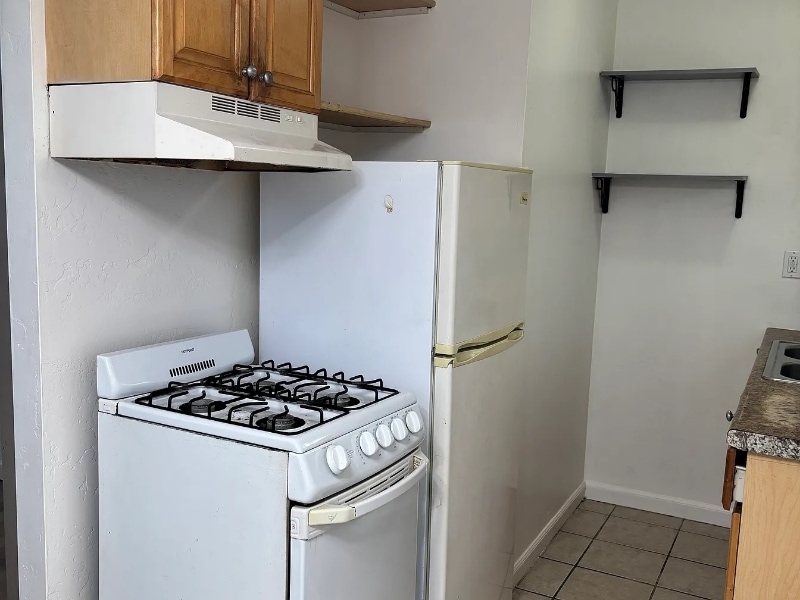 Building Photo - 3676 Euclid Ave