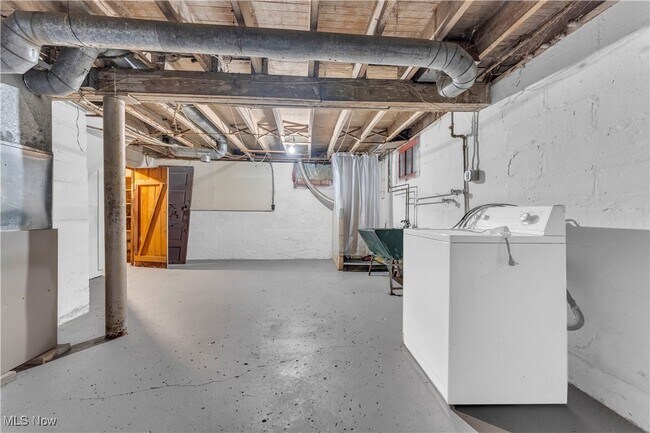 Building Photo - 3865 W 16th St