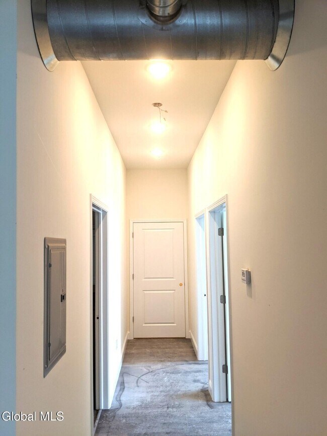 Building Photo - 12 White St